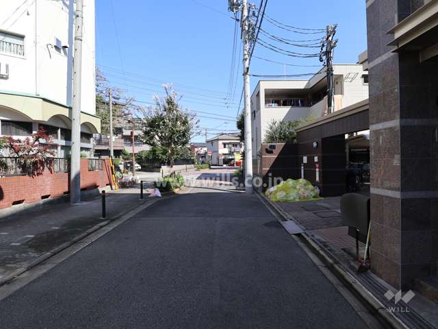 敷地西側前面道路