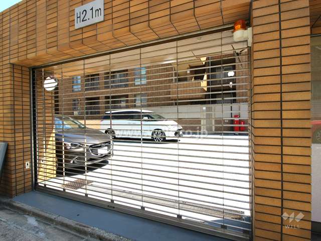 駐車場出入り口（リングシャッター付き）