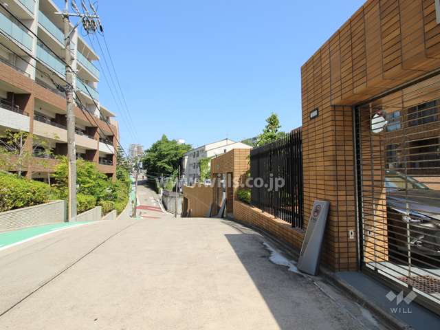 敷地北側の前面道路。
