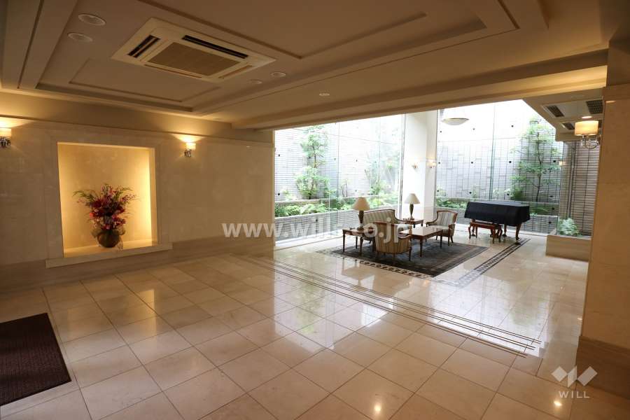 エントランスホール