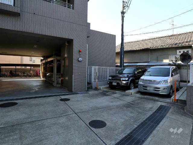 駐車場の出入り口