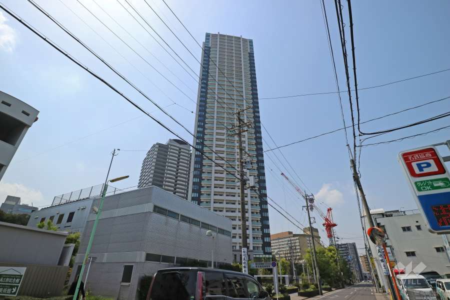 グランドメゾン池下ザ・タワーの外観(北東側から)