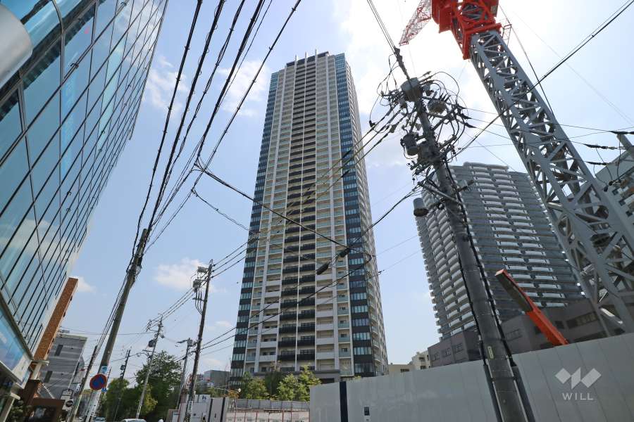 グランドメゾン池下ザ・タワーの外観(北西側から)