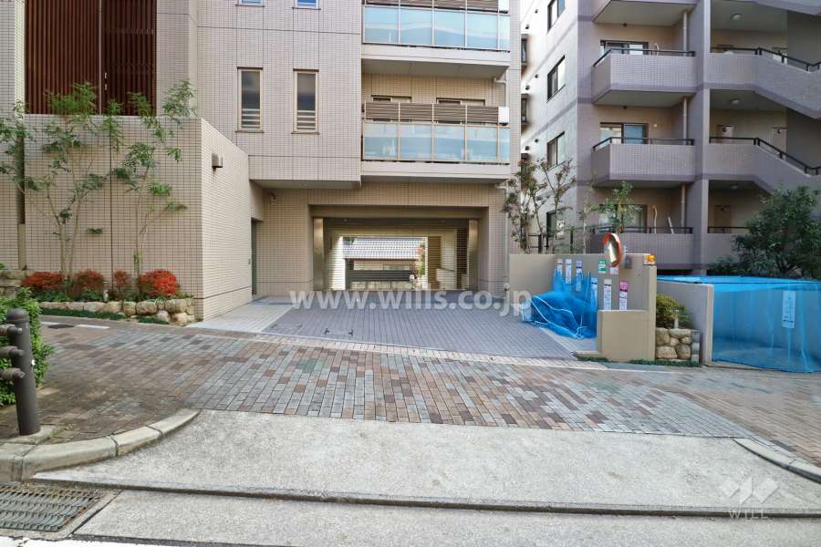 駐車場出入口（リングシャッター付き）