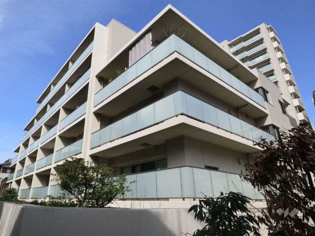 グランドメゾン桐林町の外観(東側から)