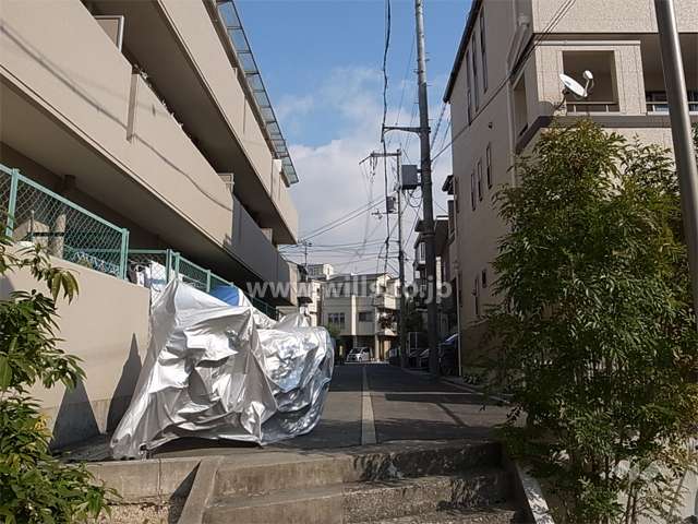 敷地南側の通路