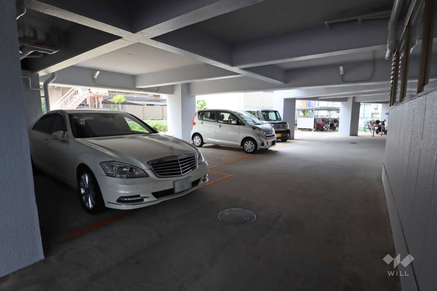 敷地内駐車場（屋内平面式）