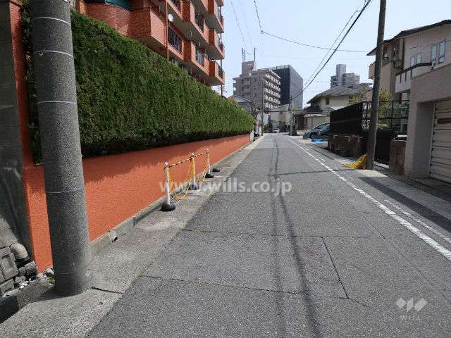 敷地南側の前面道路
