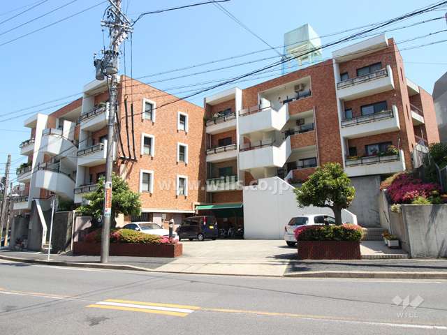 ライオンズマンション唐山の外観（南側から）