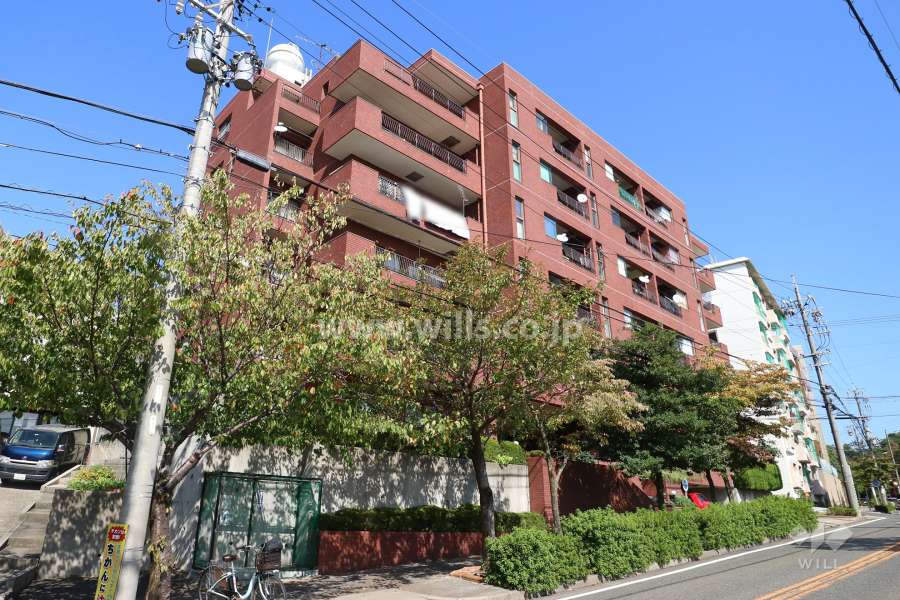 ライオンズマンション猫洞の外観（南西側から）