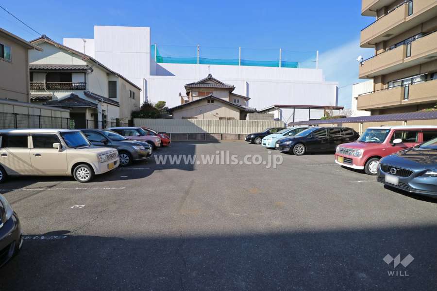 敷地内南側駐車場（屋外平面式）