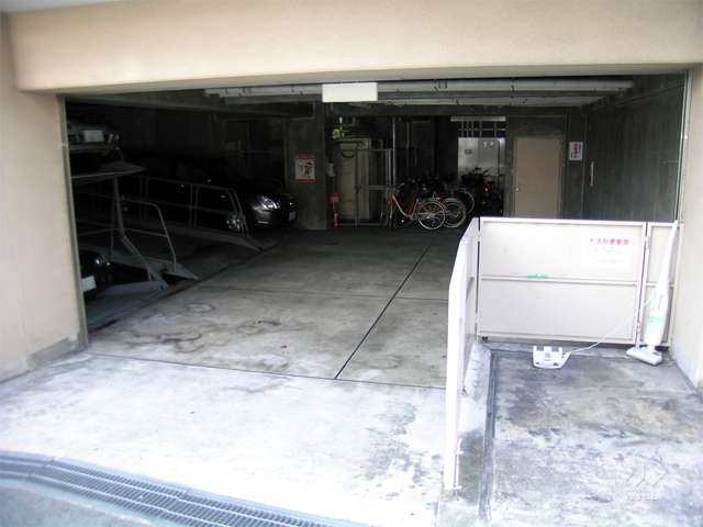 敷地内の駐車場