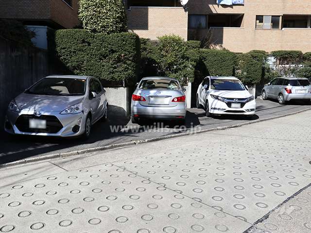 敷地内駐車場(屋外平面式)