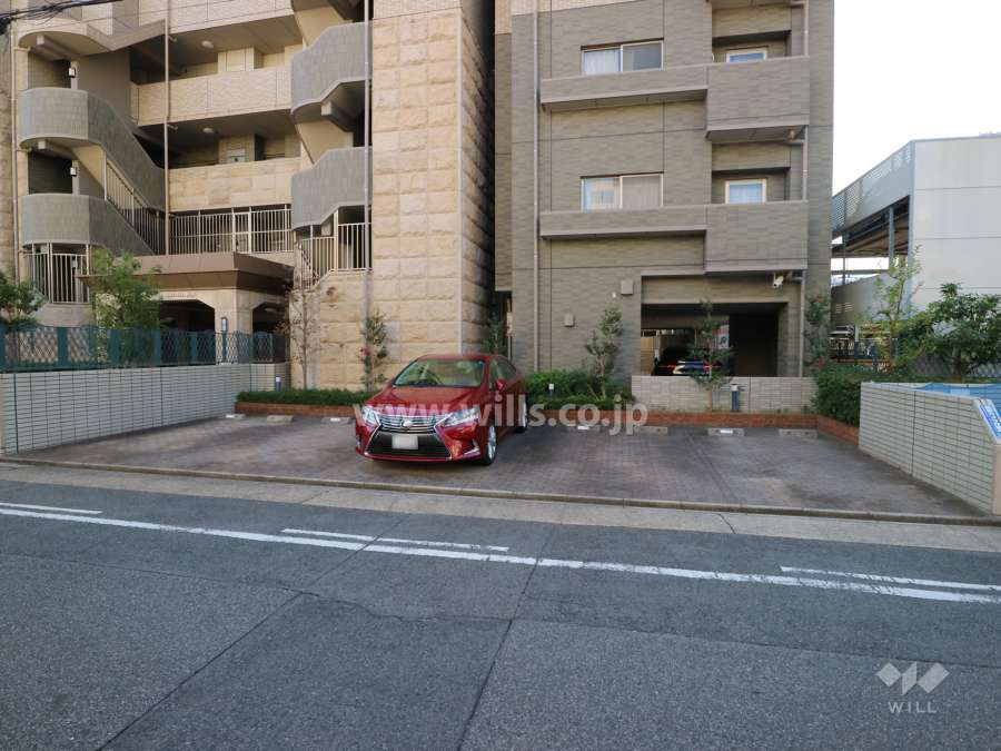 敷地内駐車場（屋外平面式）
