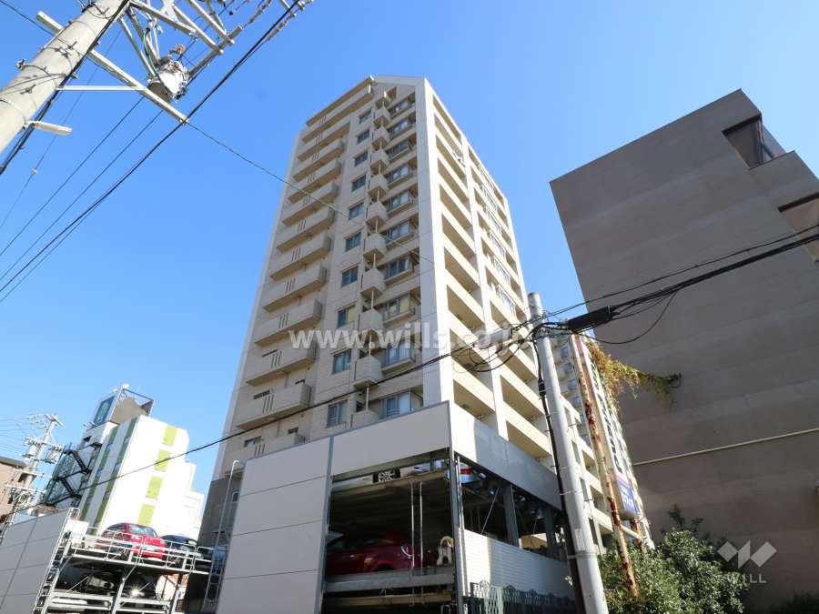 ライオンズマンション春岡壱番館の外観（南西側から）