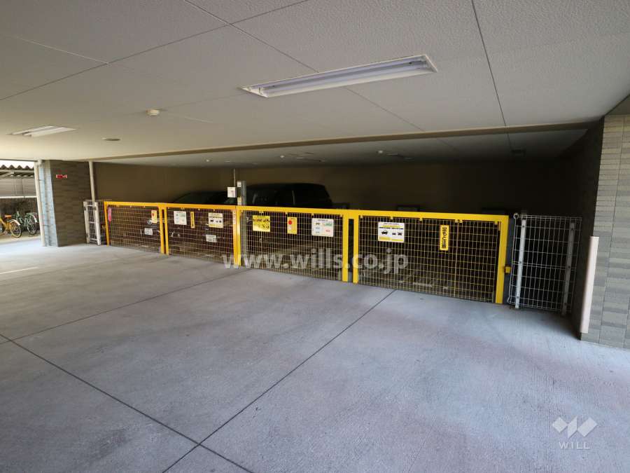 敷地内駐車場（屋内機械式）