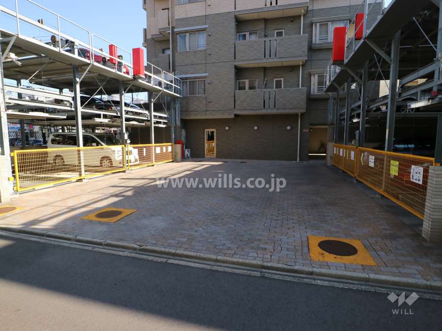 屋外駐車場出入口