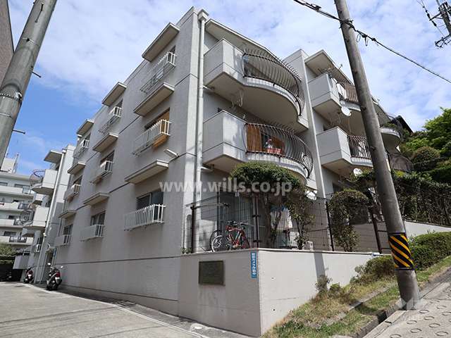 ライオンズマンション本山の外観（南西側から）