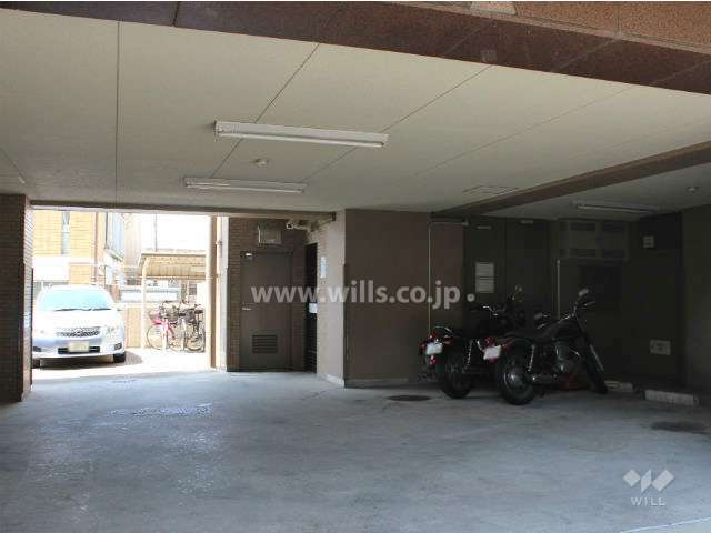 敷地内駐車場（屋外平面式）