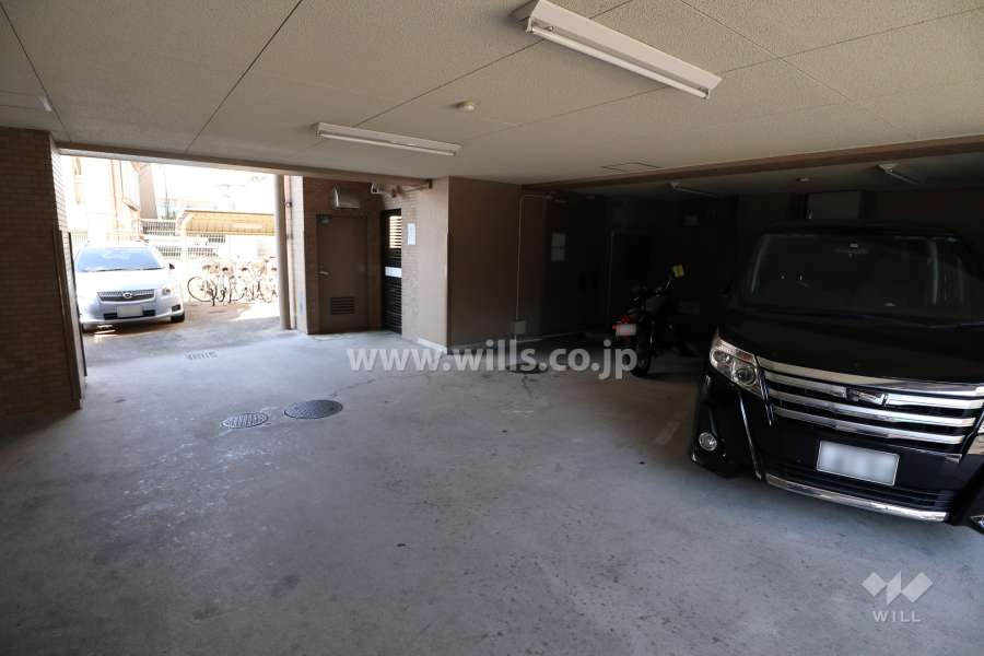 敷地内駐車場（屋外平面式・屋内平面式）
