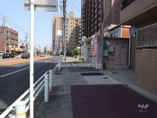 敷地北側の前面道路