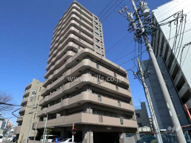 ライオンズマンション吹上の外観(南側から)