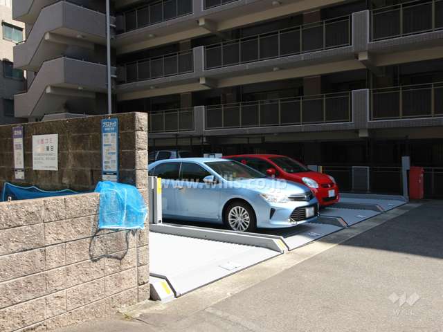 敷地内駐車場（屋外平面式）