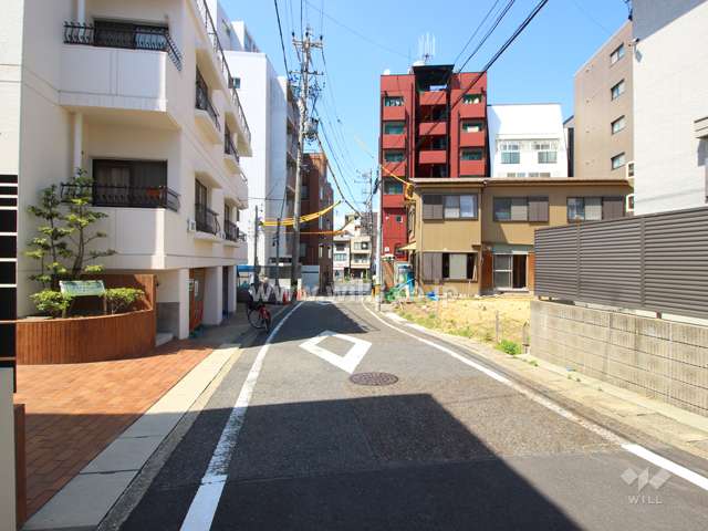 敷地東側の前面道路
