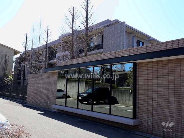 ロイヤルヴェーゼ東山元町A棟の外観（北西側から）