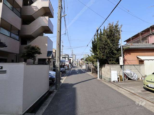 敷地北側の前面道路