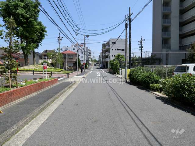 敷地北側の前面道路