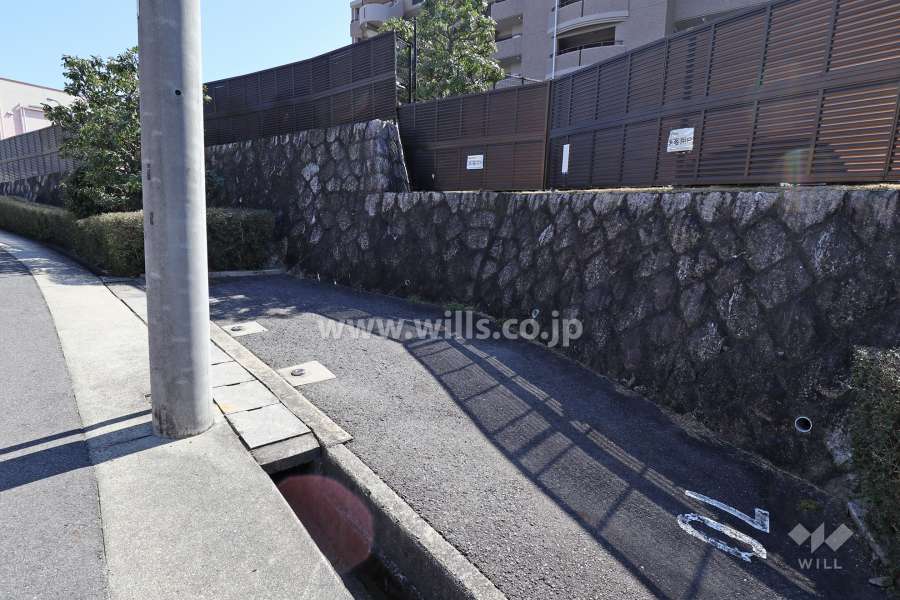 敷地北側にある来客用駐車場