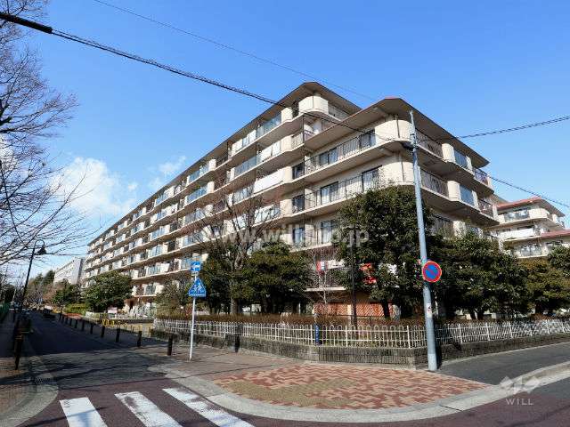 サンマンション千種公園A棟の外観(南東から)
