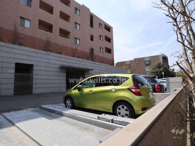 敷地内駐車場（屋外平面式）