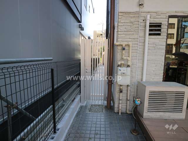 敷地北側からの入り口