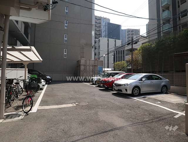 敷地内駐車場（屋外平面式）