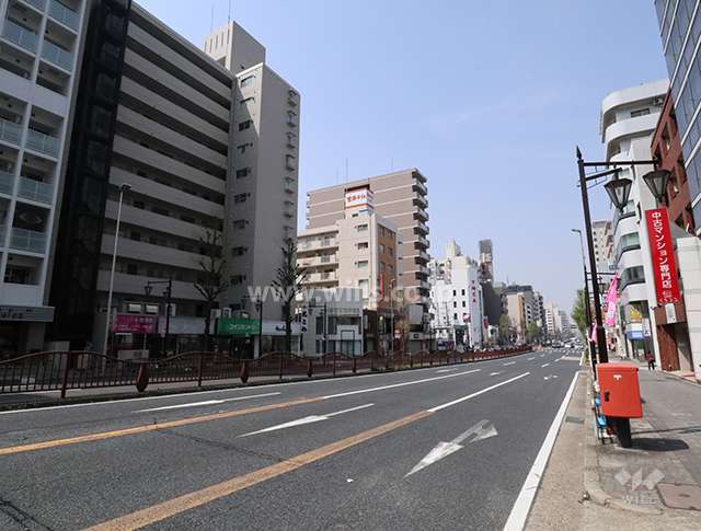 敷地北側の前面道路