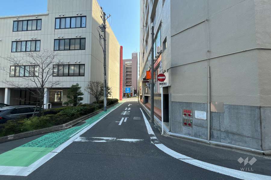 敷地東側の前面道路