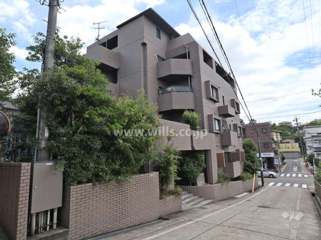 サンマンションドゥーシェ猫洞の外観(北西側から)