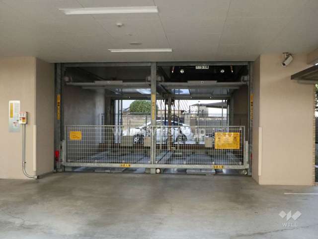 敷地内駐車場(屋内機械式)