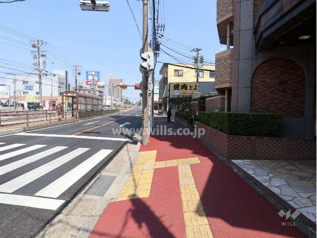 敷地北側の前面道路