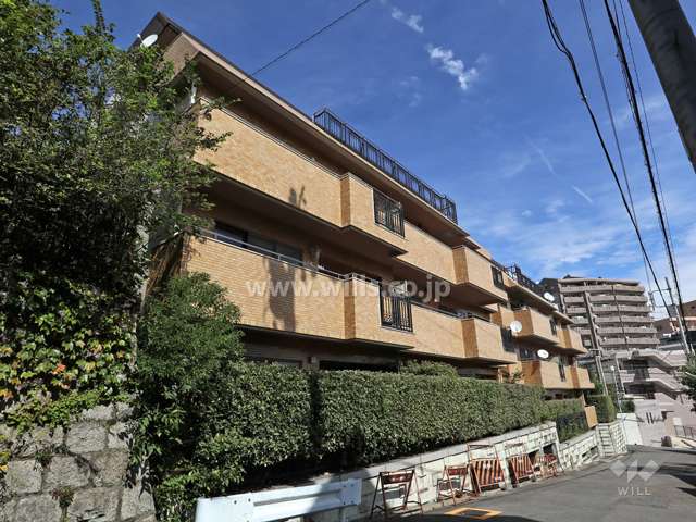 ロイヤルシャトー覚王山の外観（南西側から）