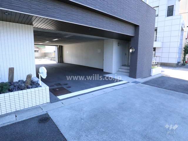 駐車場西側出入口