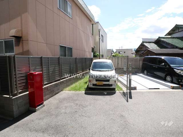 敷地内駐車場（屋外平面式）