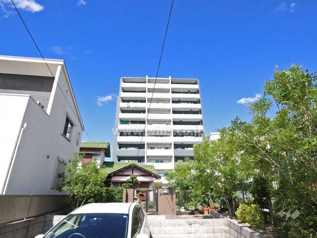 プリオール千種新西の外観（南側から）