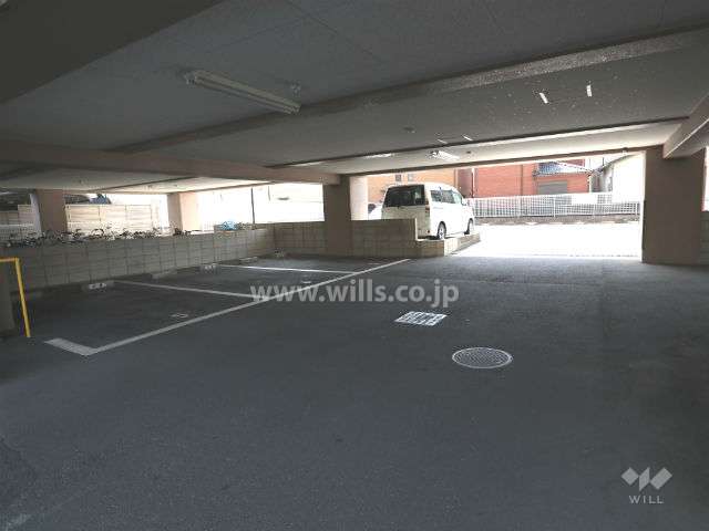 敷地内駐車場(屋外・内平面式)