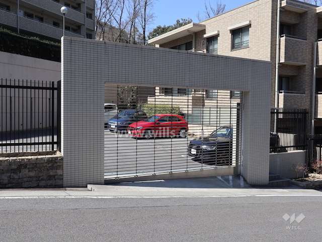 駐車場出入り口（リングシャッター付き）