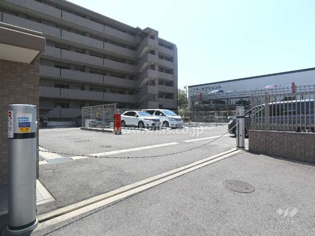 敷地内駐車場(屋外平面・機械式)
