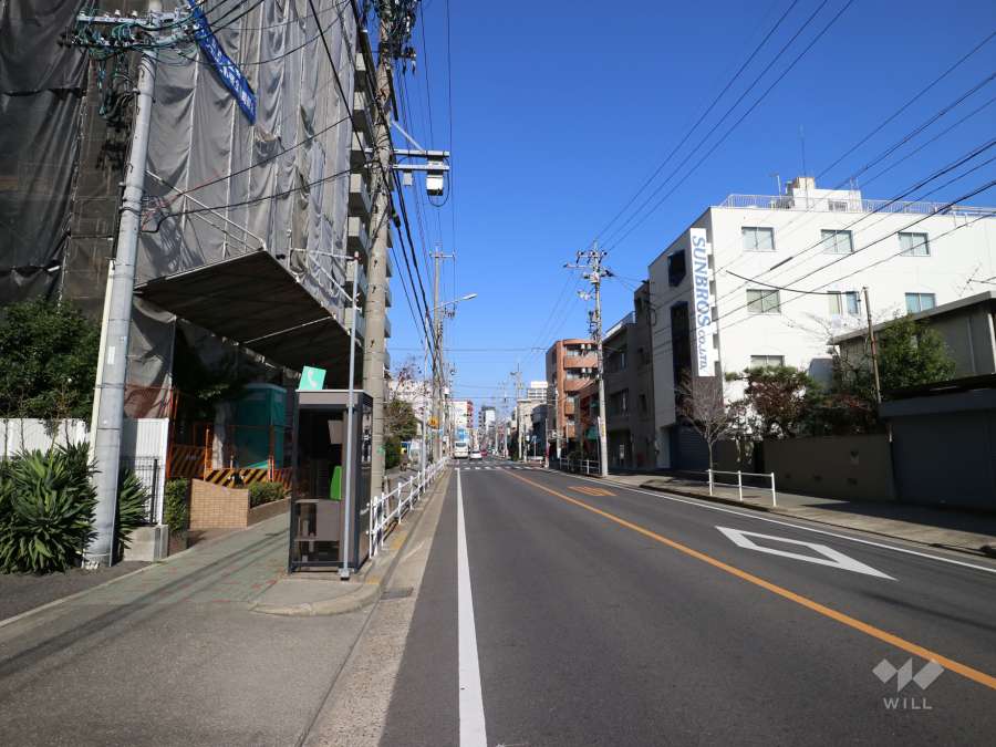前面道路（南側から）