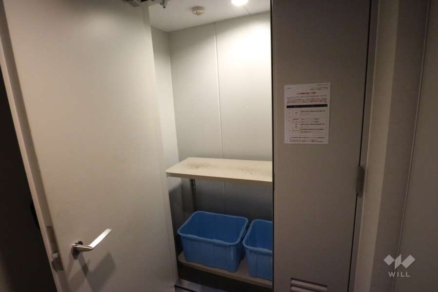 ダストスペース